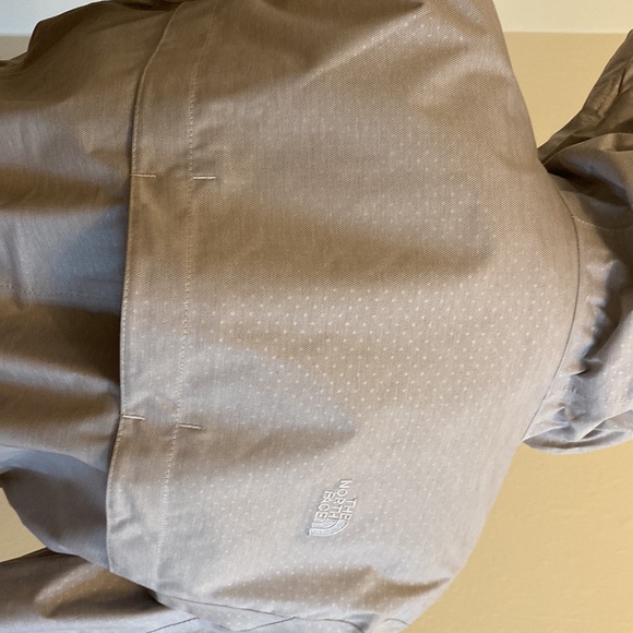 Awesome North Face waterproof trench - Picture 4 of 13